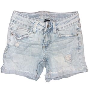 🎇3/$30🎇 Hippie Girl Light Blue Denim Regular Rise MIDI Shorts